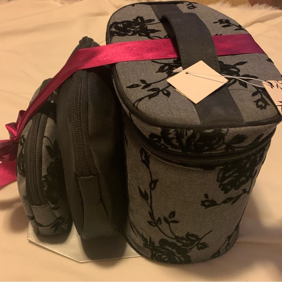 Makeup Bag Set; Free w Purchase; NWT - Picture 2 of 3